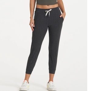 Cropped soft joggers size S